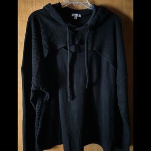 White Birch top with key hole front and hooded back. 2XL. Black.New never worn.